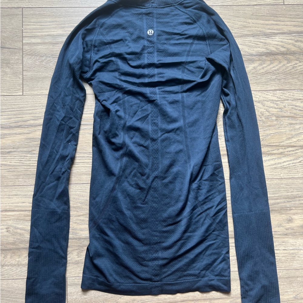 Lululemon Swiftly Tech Long sleeve Navy Blue